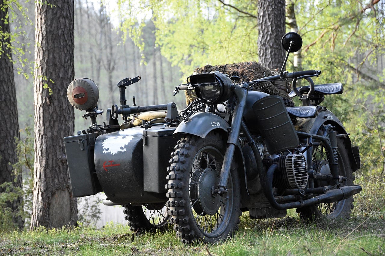 Motocyklem do miejsc opuszczonych i zapomnianych